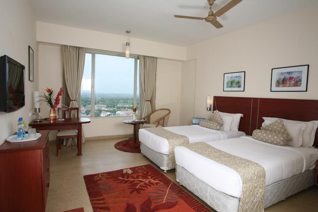 Hotel Leonia Holistic Destination Shamirpet Zimmer foto