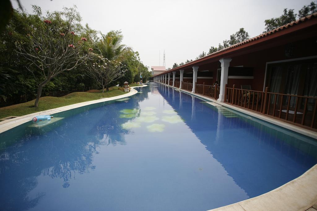 Hotel Leonia Holistic Destination Shamirpet Zimmer foto